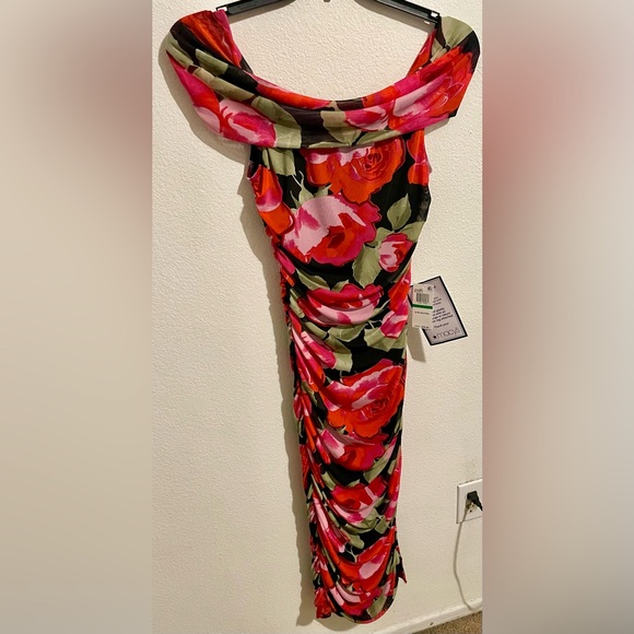 Floral Off-Shoulder Dress - Picture 8 of 9